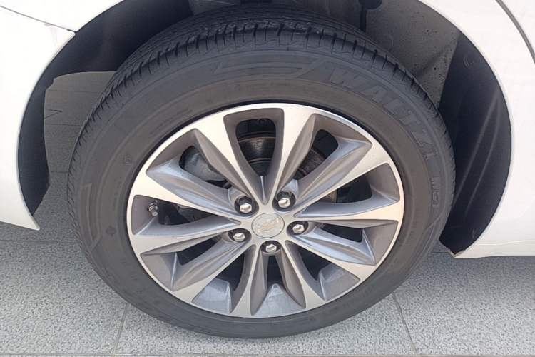 Used Chevrolet Monza 2022 320 Automatic Enjoyment Sunroof Version Right Rear Wheel Hub