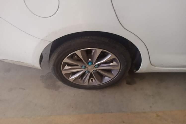Used Chevrolet Monza 2022 320 Automatic Enjoyment Sunroof Version Right Rear Wheel Hub