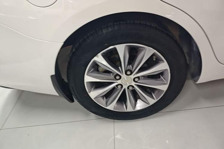 Used Chevrolet Monza 2022 320 Automatic Enjoyment Sunroof Version Right Rear Wheel Hub