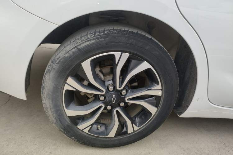 Used Chevrolet Monza 2022 Light Hybrid RS 330T Automatic Comfort Edition Right Rear Wheel Hub