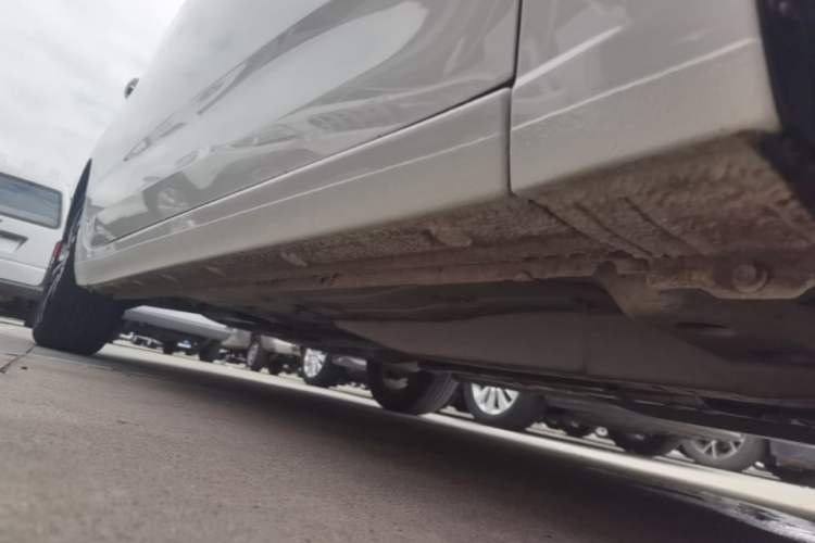 Used Chevrolet Monza 2022 Light Hybrid RS 330T Automatic Comfort Edition Right Side Sill