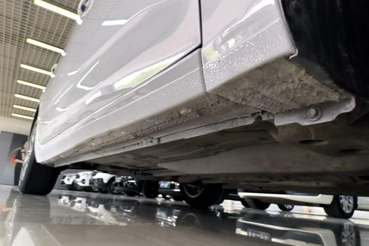 Used Chevrolet Monza 2022 320 Automatic Enjoyment Sunroof Version Right Side Sill
