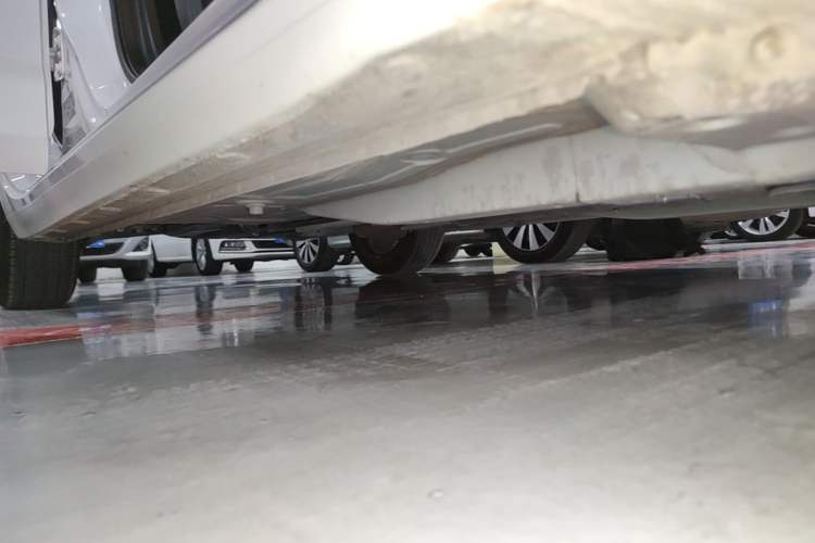 Used Chevrolet Monza 2022 Light Hybrid RS 330T Automatic Comfort Edition Right Side Sill