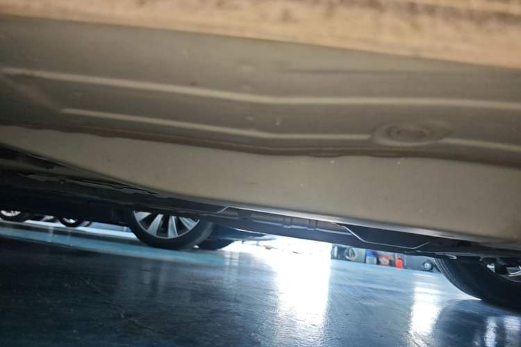Used Chevrolet Monza 2022 320 Automatic Enjoyment Sunroof Version Right Side Sill