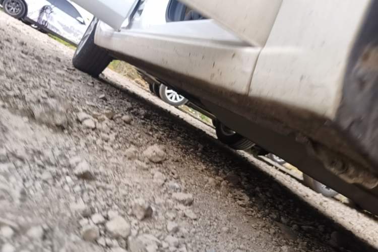 Used Chevrolet Monza 2022 320 Automatic Enjoyment Sunroof Version Right Side Sill
