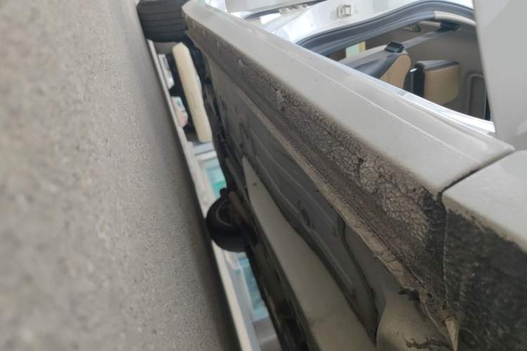 Used Chevrolet Monza 2022 320 Automatic Enjoyment Sunroof Version Right Side Sill