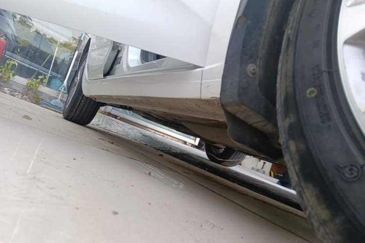 Used Chevrolet Monza 2022 320 Automatic Enjoyment Sunroof Version Right Side Sill
