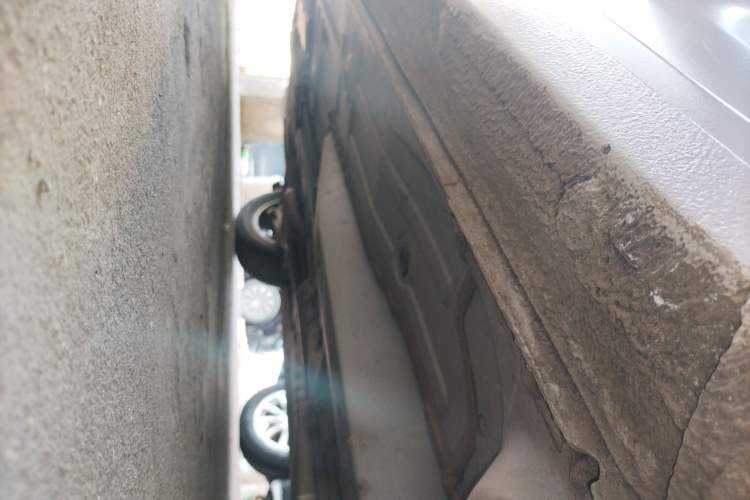 Used Chevrolet Monza 2022 320 Automatic Enjoyment Sunroof Version Right Side Sill