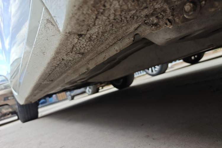 Used Chevrolet Monza 2022 320 Automatic Enjoyment Sunroof Version Right Side Sill