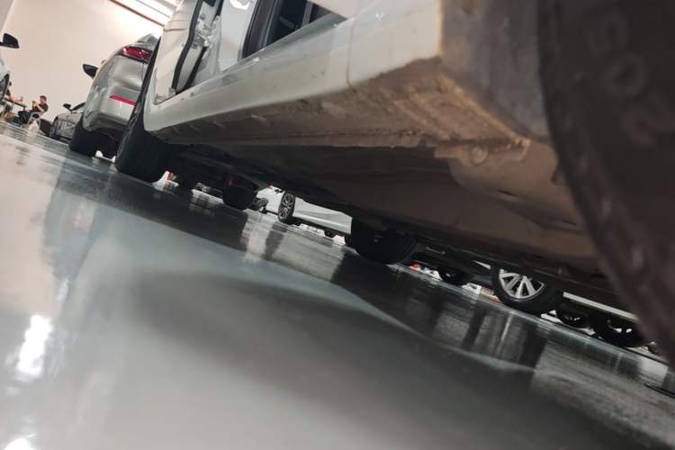 Used Chevrolet Monza 2022 Light Hybrid RS 330T Automatic Comfort Edition Right Side Sill