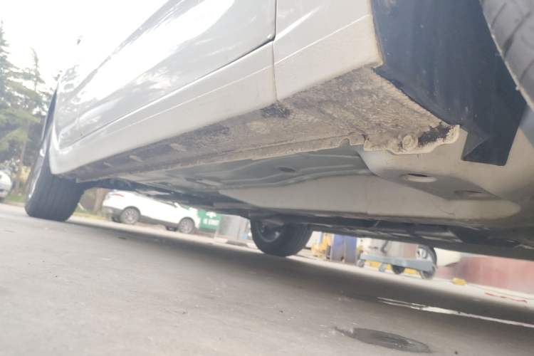 Used Chevrolet Monza 2022 320 Automatic Enjoyment Edition Right Side Sill