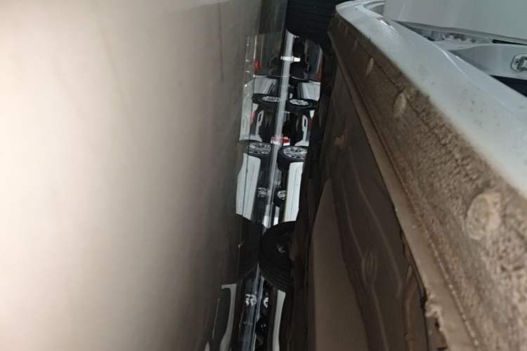 Used Chevrolet Monza 2022 Light Hybrid RS 330T Automatic Comfort Edition Right Side Sill