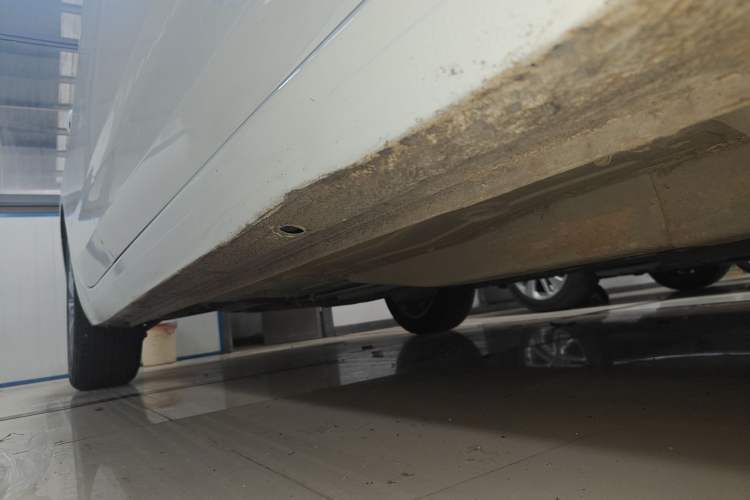 Used Chevrolet Monza 2022 320 Automatic Enjoyment Sunroof Version Right Side Sill