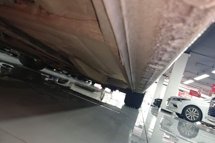 Used Chevrolet Monza 2022 320 Automatic Enjoyment Sunroof Version Right Side Sill