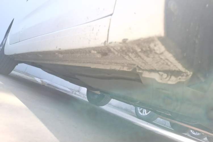 Used Chevrolet Monza 2022 320 Automatic Enjoyment Sunroof Version Right Side Sill
