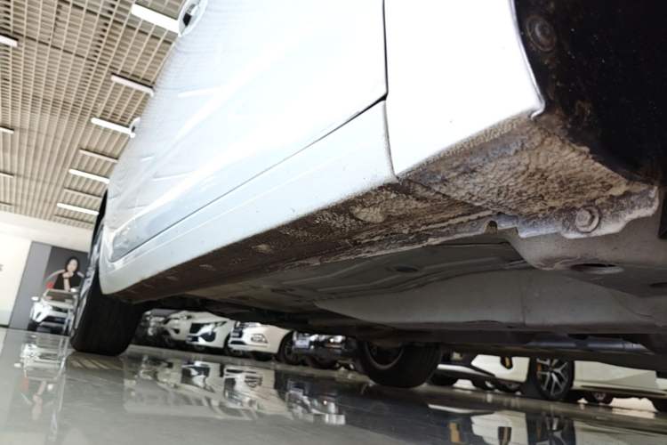 Used Chevrolet Monza 2022 320 Automatic Enjoyment Sunroof Version Right Side Sill
