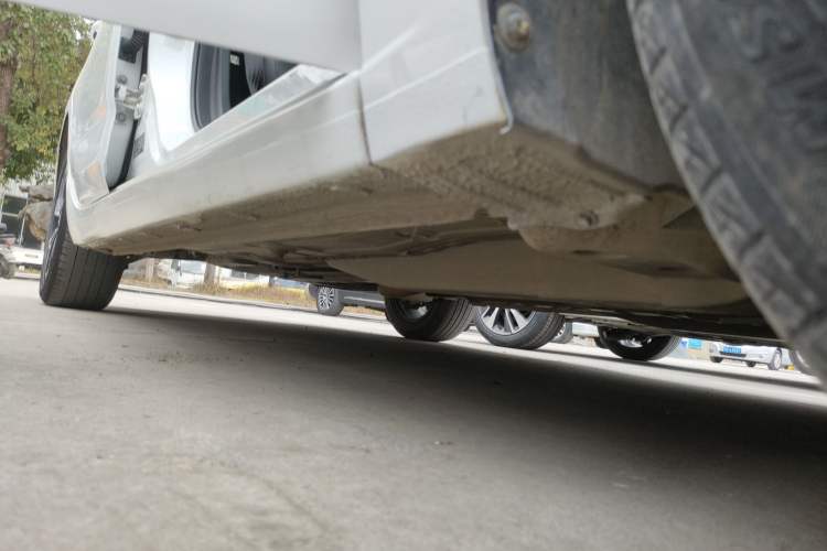Used Chevrolet Monza 2022 Light Hybrid RS 330T Automatic Comfort Edition Right Side Sill