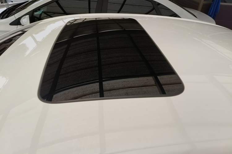 Used Chevrolet Monza 2022 320 Automatic Enjoyment Sunroof Version Roof