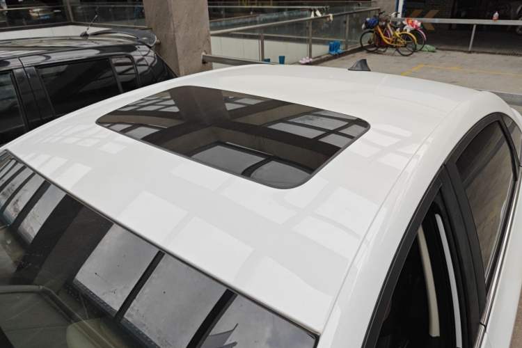 Used Chevrolet Monza 2022 320 Automatic Enjoyment Sunroof Version Roof