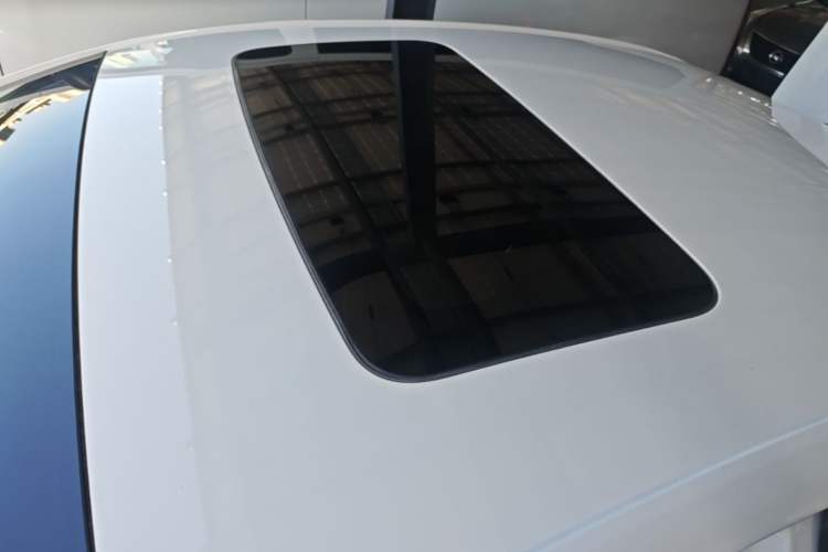 Used Chevrolet Monza 2022 320 Automatic Enjoyment Sunroof Version Roof