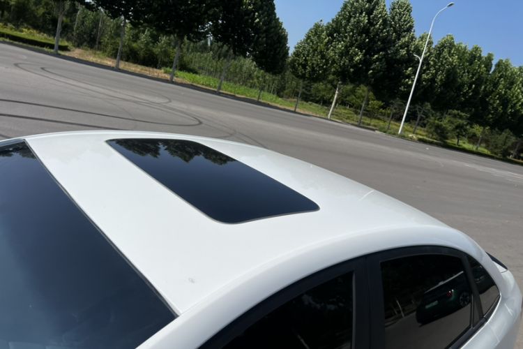 Used Chevrolet Monza 2022 Light Hybrid Redline 320T Dual-Clutch Thrilling Edition Roof