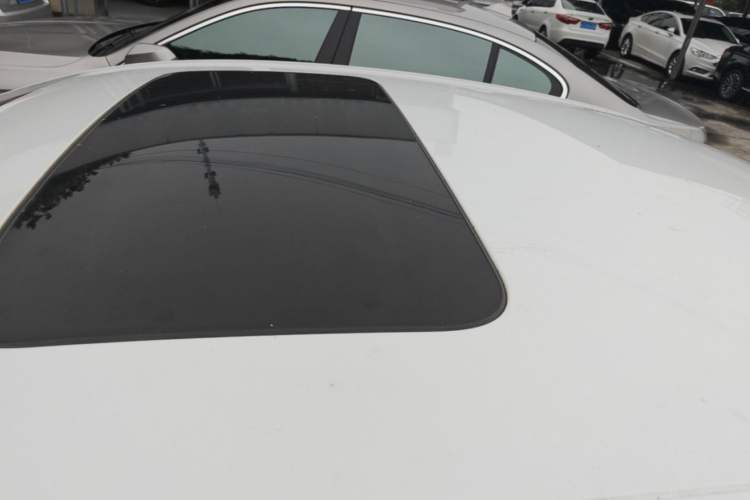 Used Chevrolet Monza 2022 320 Automatic Enjoyment Sunroof Version Roof