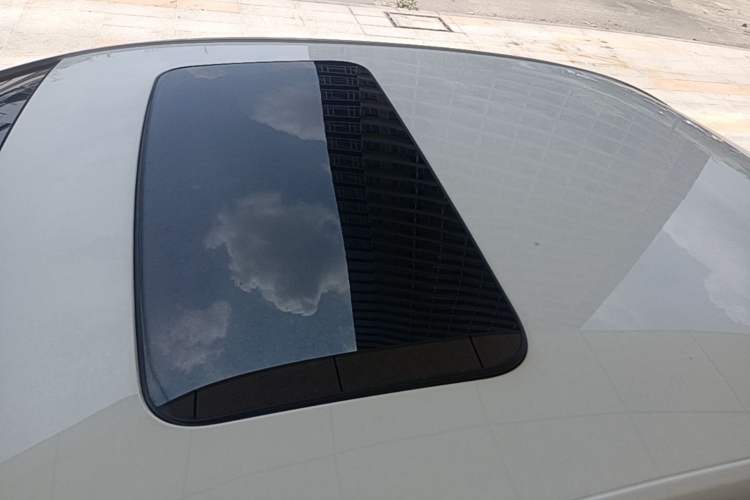 Used Chevrolet Monza 2022 320 Automatic Enjoyment Sunroof Version Roof