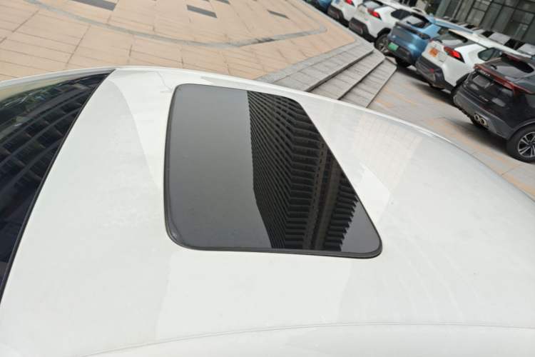 Used Chevrolet Monza 2022 320 Automatic Enjoyment Sunroof Version Roof