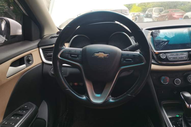 Used Chevrolet Monza 2022 320 Automatic Enjoyment Sunroof Version Steering Wheel