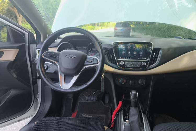 Used Chevrolet Monza 2022 320 Automatic Enjoyment Sunroof Version Steering Wheel