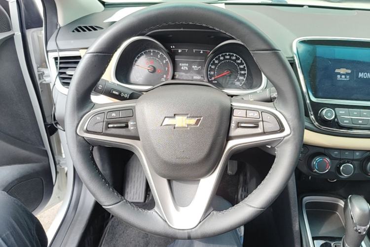 Used Chevrolet Monza 2022 320 Automatic Enjoyment Sunroof Version Steering Wheel
