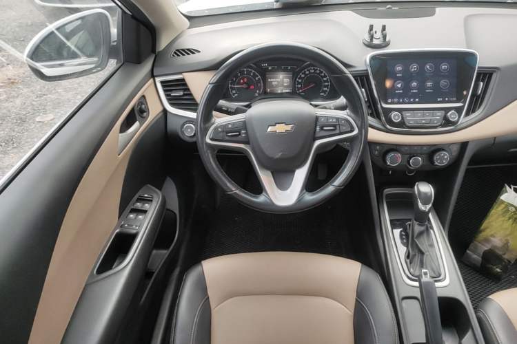 Used Chevrolet Monza 2022 320 Automatic Enjoyment Sunroof Version Steering Wheel