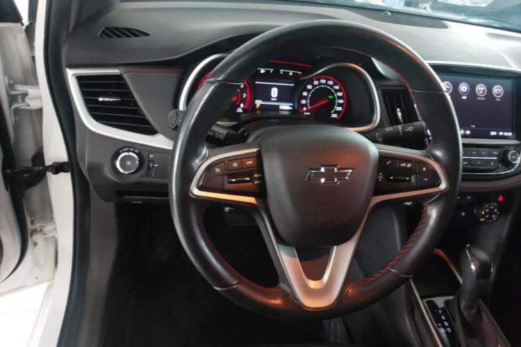 Used Chevrolet Monza 2022 Light Hybrid RS 330T Automatic Comfort Edition Steering Wheel