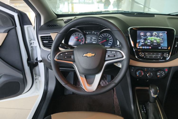 Used Chevrolet Monza 2022 320 Automatic Enjoyment Sunroof Version Steering Wheel