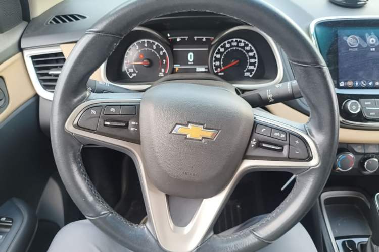 Used Chevrolet Monza 2022 320 Automatic Enjoyment Sunroof Version Steering Wheel