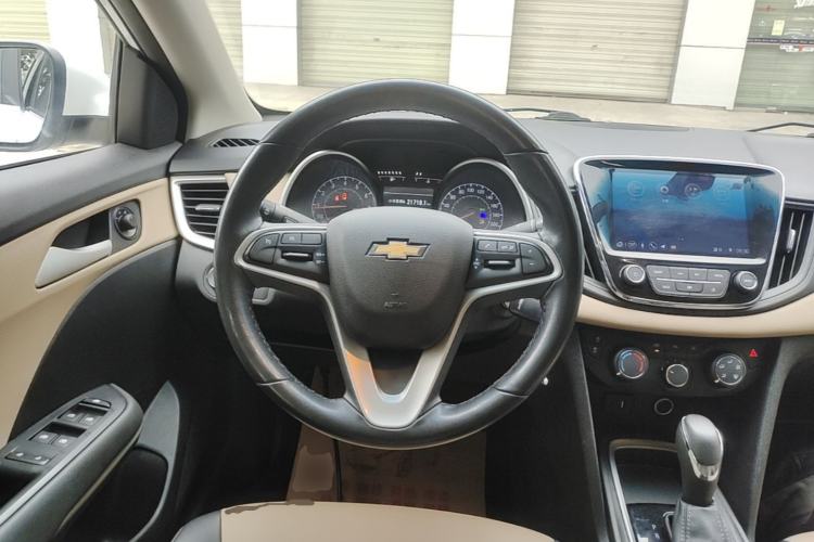 Used Chevrolet Monza 2022 320 Automatic Enjoyment Sunroof Version Steering Wheel