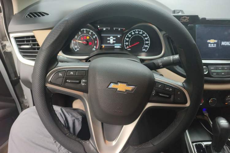 Used Chevrolet Monza 2022 320 Automatic Enjoyment Sunroof Version Steering Wheel