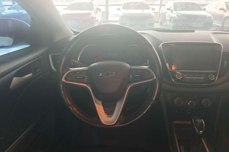 Used Chevrolet Monza 2022 Light Hybrid Redline 320T Dual-Clutch Thrilling Edition Steering Wheel