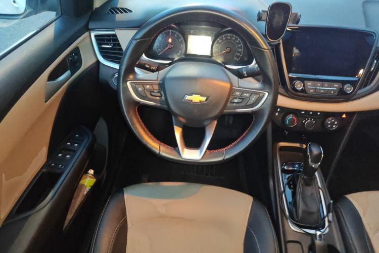 Used Chevrolet Monza 2022 320 Automatic Enjoyment Sunroof Version Steering Wheel