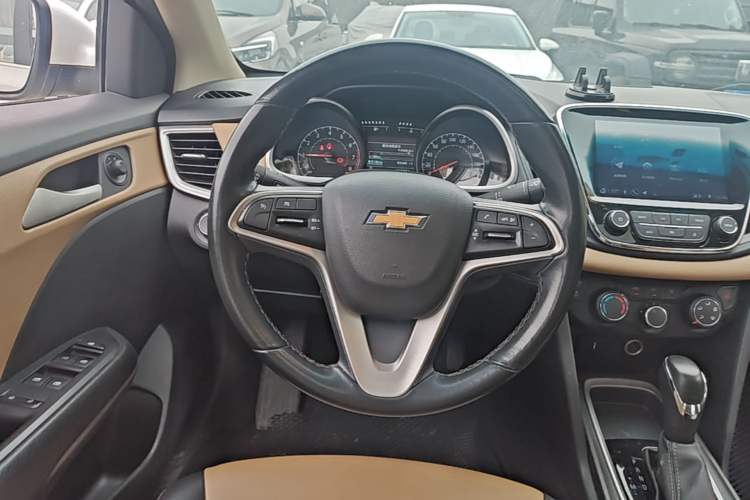 Used Chevrolet Monza 2022 320 Automatic Enjoyment Sunroof Version Steering Wheel