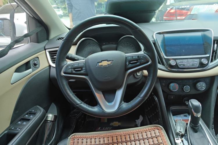 Used Chevrolet Monza 2022 320 Automatic Enjoyment Sunroof Version Steering Wheel