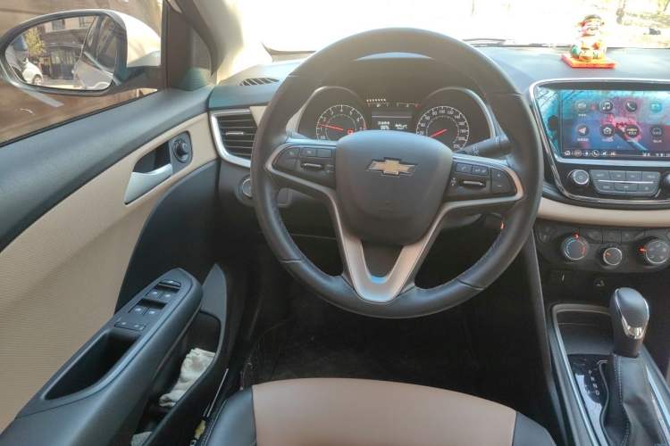 Used Chevrolet Monza 2022 320 Automatic Enjoyment Sunroof Version Steering Wheel