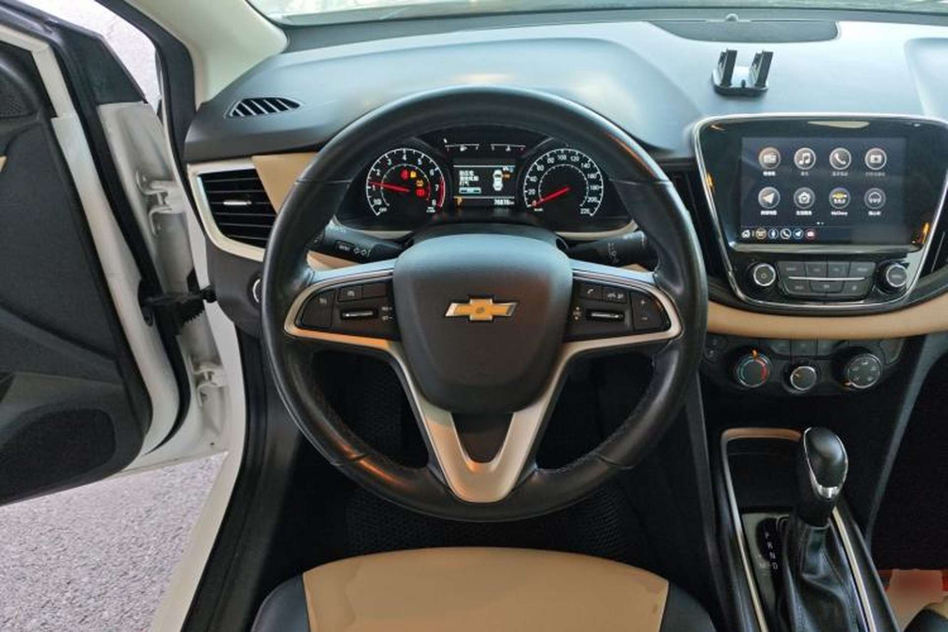 Used Chevrolet Monza 2022 320 Automatic Enjoyment Sunroof Version Steering Wheel