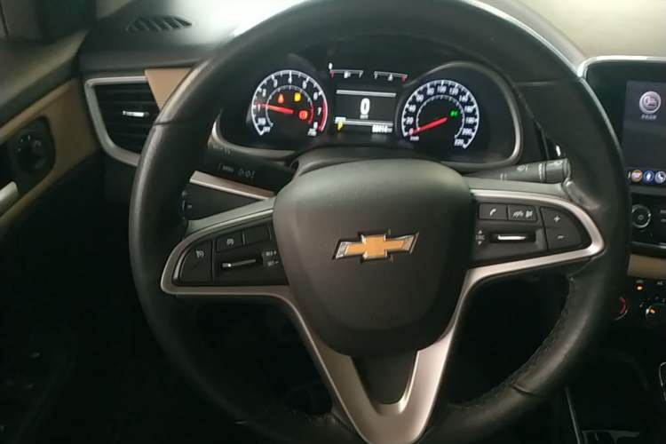 Used Chevrolet Monza 2022 320 Automatic Enjoyment Sunroof Version Steering Wheel
