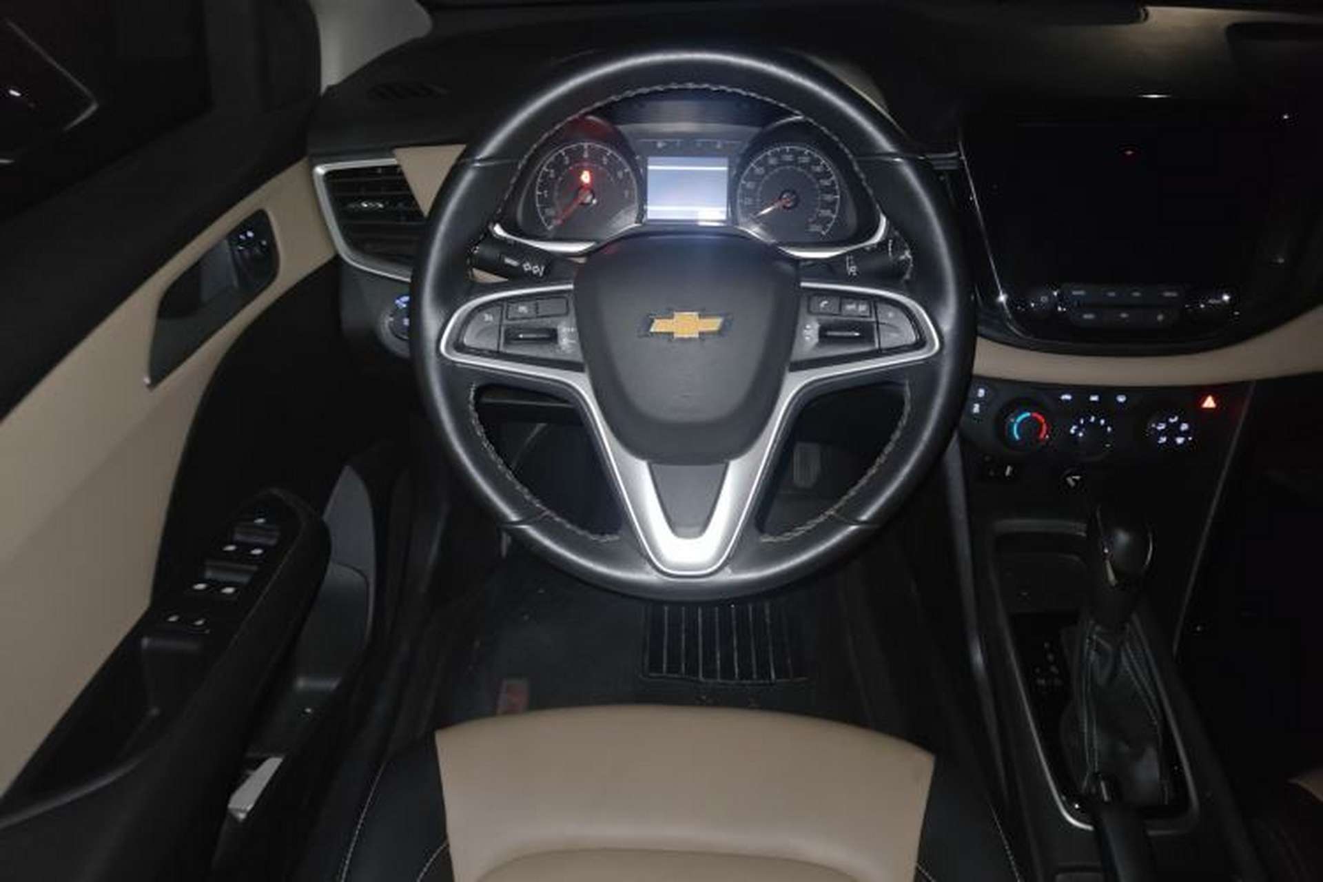Used Chevrolet Monza 2022 320 Automatic Enjoyment Sunroof Version Steering Wheel