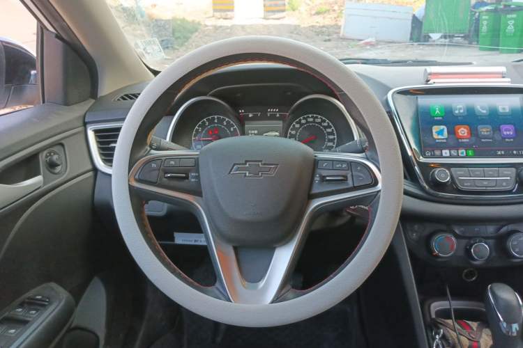 Used Chevrolet Monza 2022 Light Hybrid Redline 320T Dual-Clutch Thrilling Edition Steering Wheel