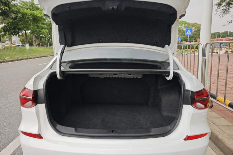 Used Chevrolet Monza 2022 Light Hybrid RS 330T Automatic Comfort Edition Trunk