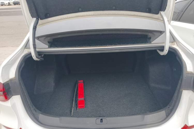 Used Chevrolet Monza 2022 Light Hybrid RS 330T Automatic Comfort Edition Trunk