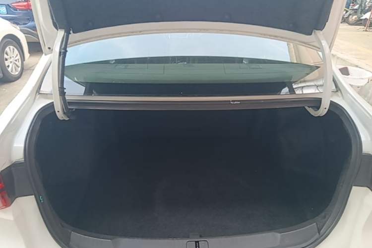 Used Chevrolet Monza 2022 Light Hybrid RS 330T Automatic Comfort Edition Trunk