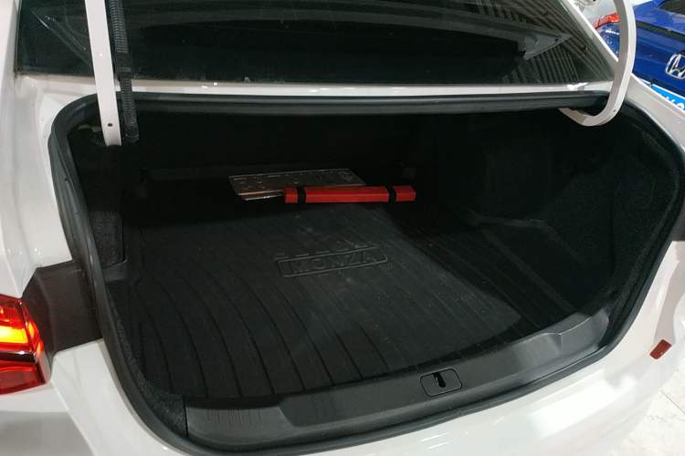 Used Chevrolet Monza 2022 Light Hybrid RS 330T Automatic Comfort Edition Trunk